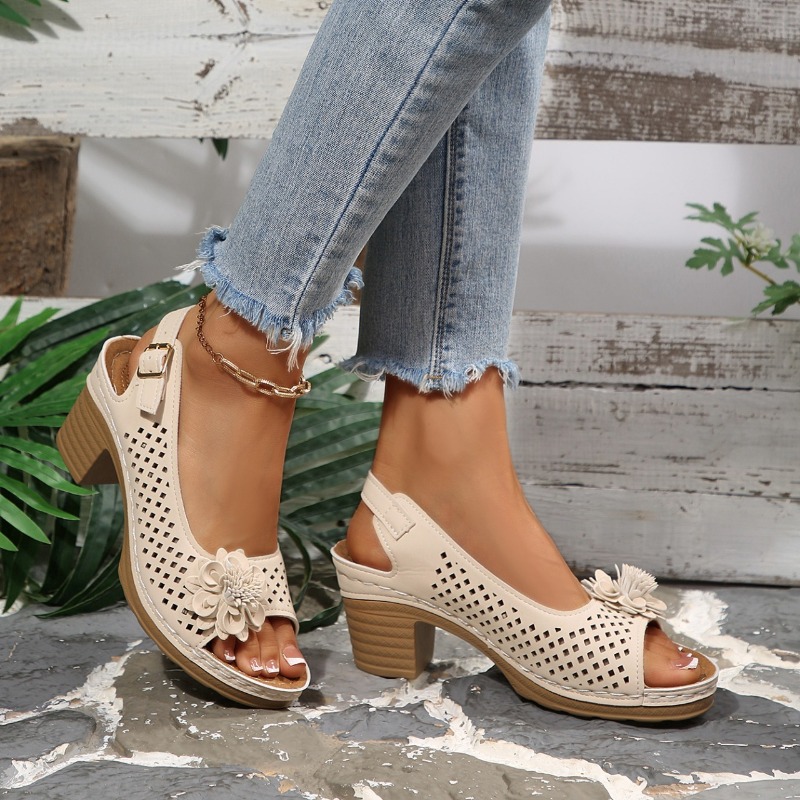 Sandálias Femininas de Salto G - Ankle Strap Attachment avaliação e preço